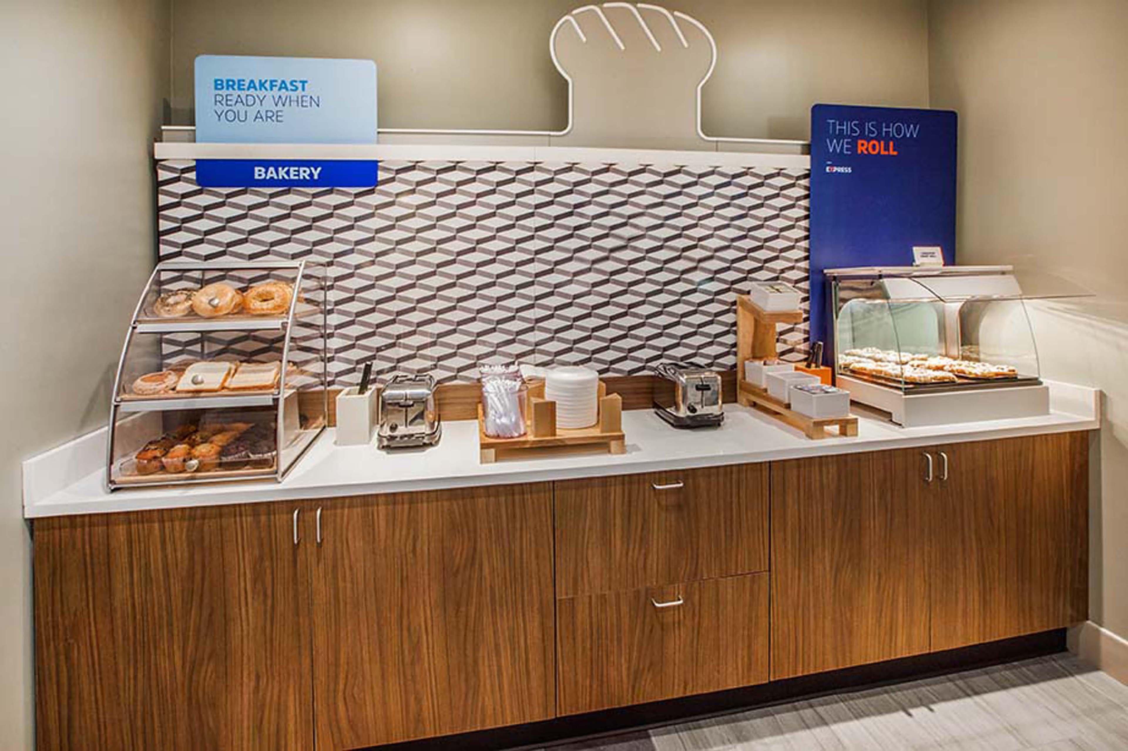 Holiday Inn Express London-I-70 By Ihg Экстерьер фото