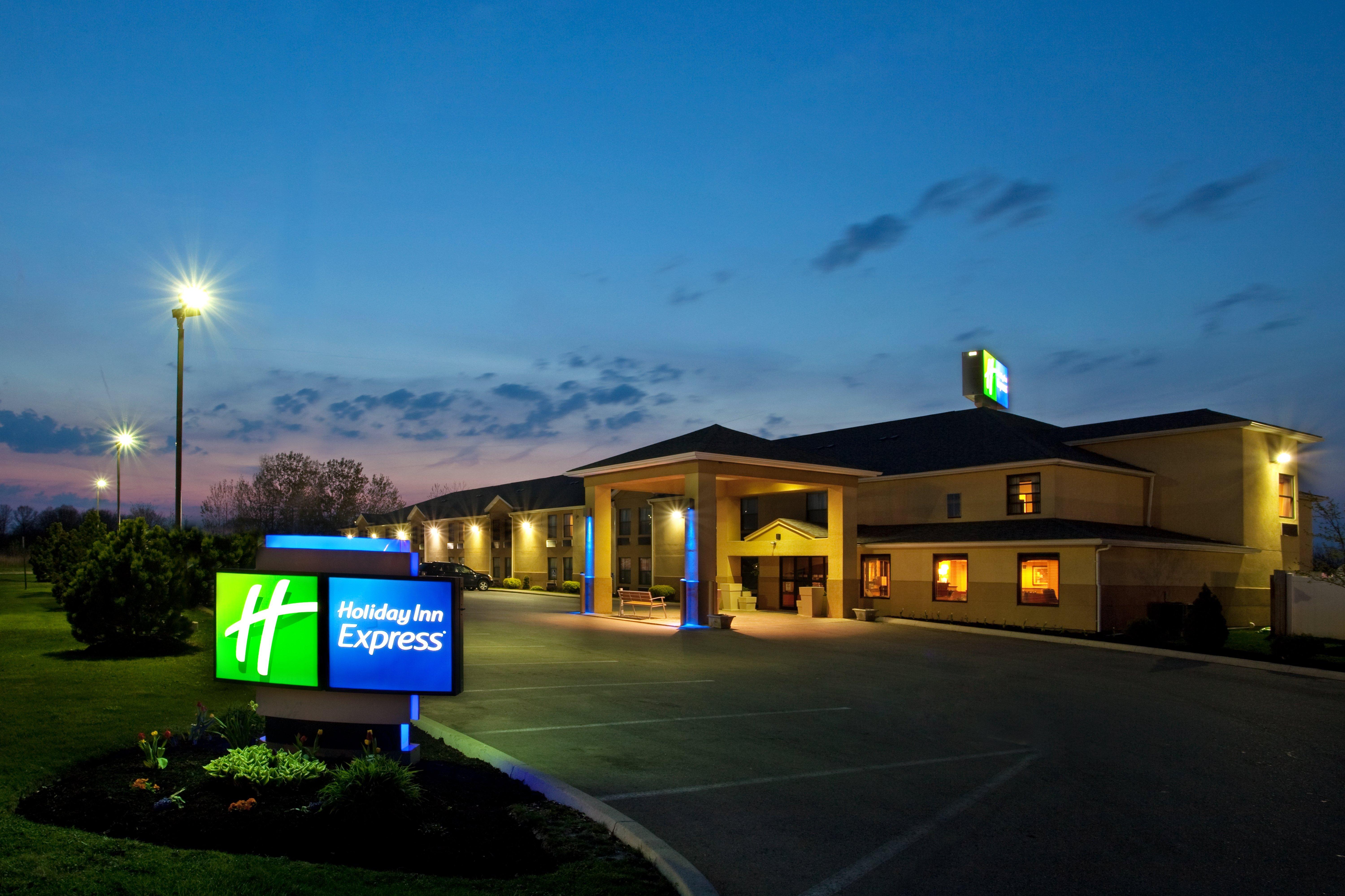 Holiday Inn Express London-I-70 By Ihg Экстерьер фото