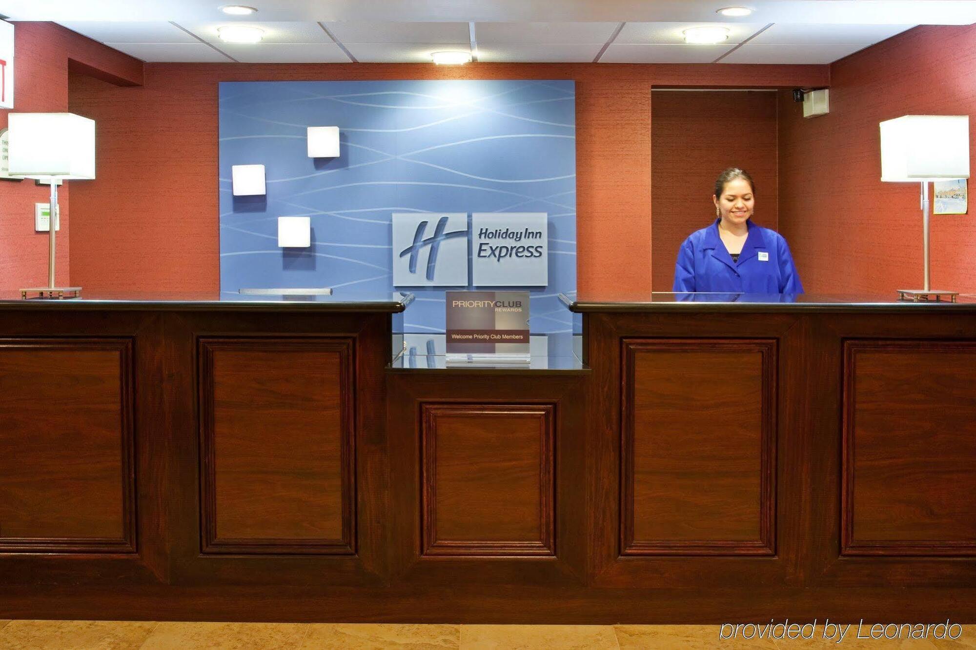 Holiday Inn Express London-I-70 By Ihg Экстерьер фото